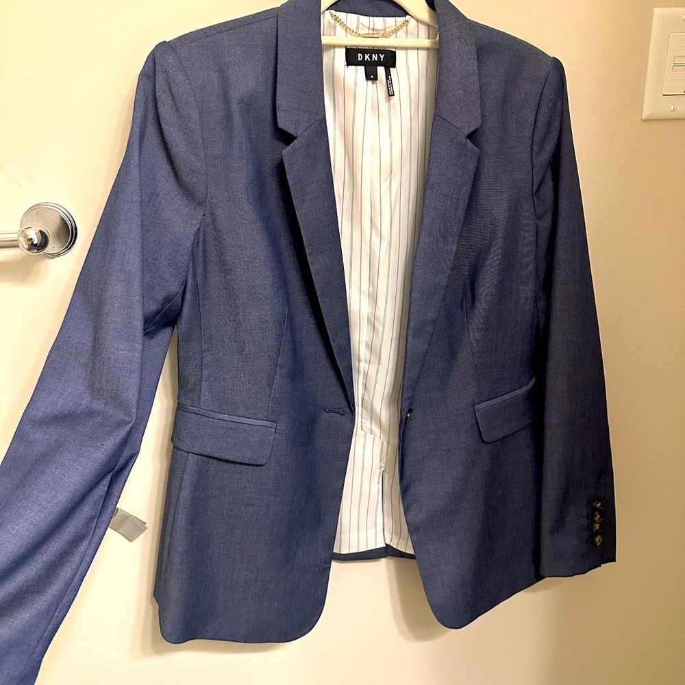 DKNY Blue (with a Bit of Formal Denim) Blazer. Size 10
Will also Fit Med or Sm